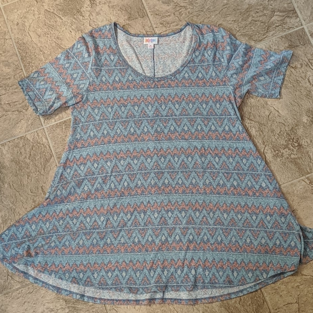 New w/o tags LulaRoe Aztec Design Perfect T Size M
